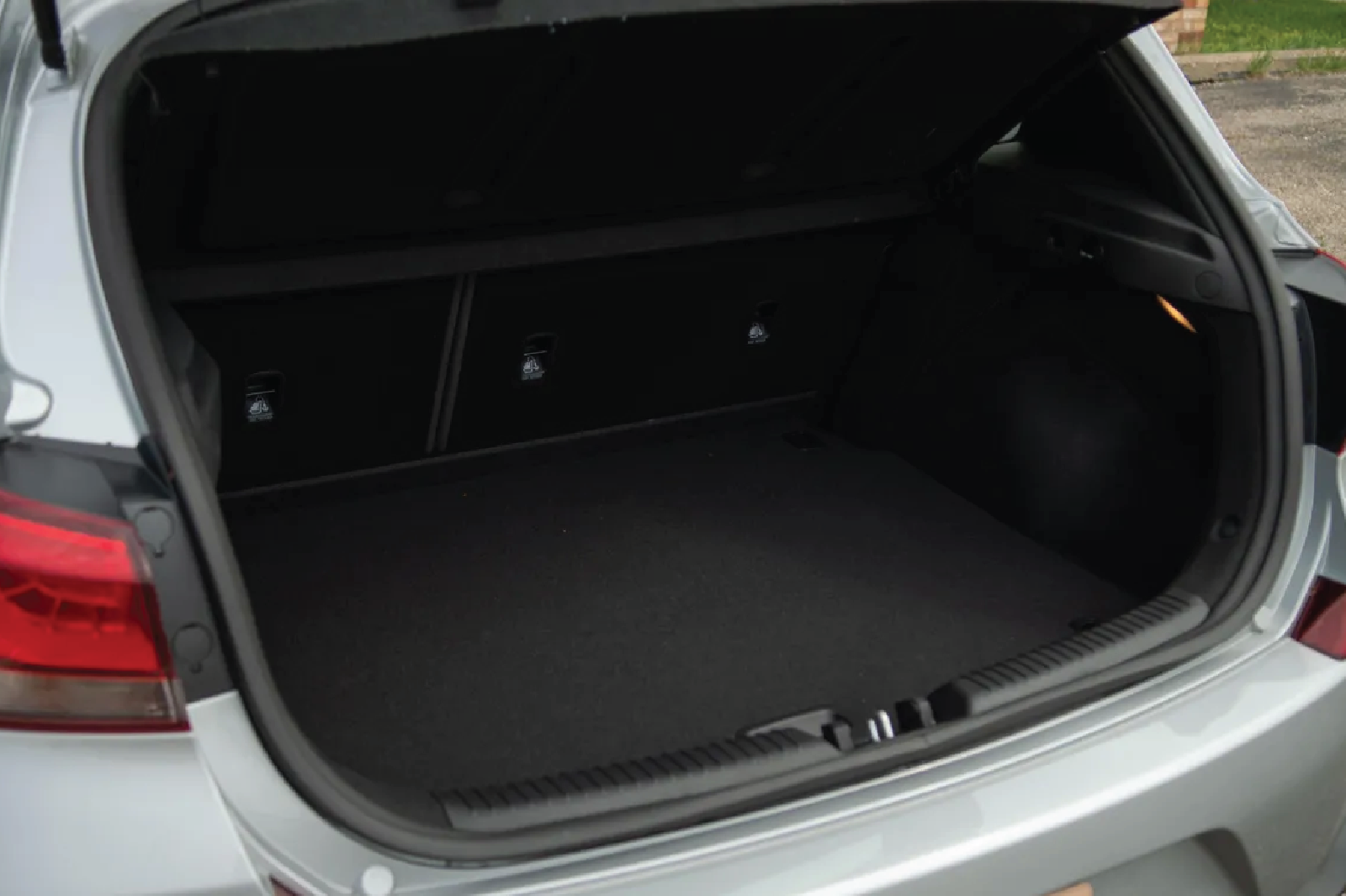 Hyundai Elantra-GT Luggage Area Kit